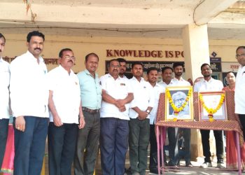 ​महात्मा फुले विद्यालय, मंद्रूप येथे ‘राष्ट्रीय विज्ञान दिन’ उत्साहात साजरा; रांगोळी स्पर्धेतून विद्यार्थ्यांचा वैज्ञानिक आविष्कार